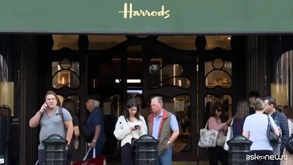 Decine di donne accusano Al-Fayed di violenza e fanno causa a Harrods