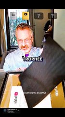 L'intérieur des COLIS de trophées youtube !