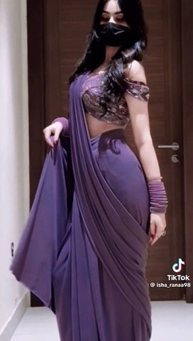Hot babe isha rana