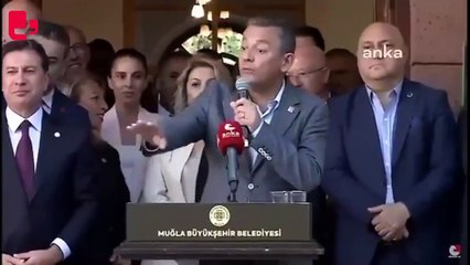 Özel, 'Mustafa Kemal' sloganına kızdı: 'Alın arkadaşı kenara'