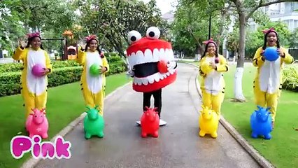 Five Little Babies Jumping on the Bed _ Kids Song with Basketballs (1)