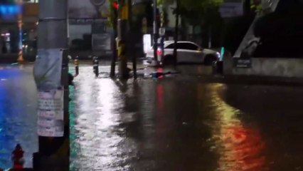 극한호우 쏟아진 창원...월영동 상가 물바다 / YTN