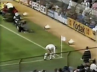 Tải video: Real Madrid vs. Tottenham Hotspur - UEFA Cup 1984-1985