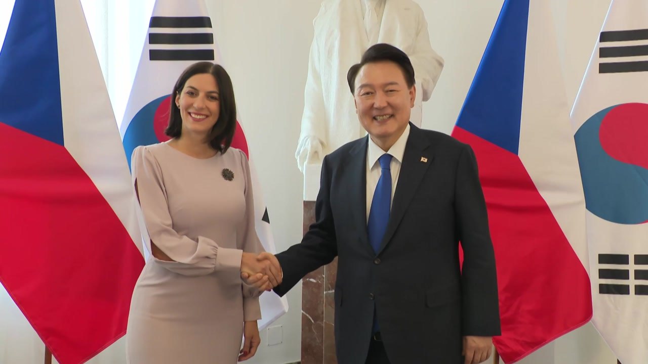 윤, 체코 상·하원의장 접견..."원전 최종계약 지원 기대" / YTN