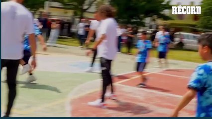 LEYENDAS del FUTBOL internacional visitaron una PRIMARIA en Monterrey