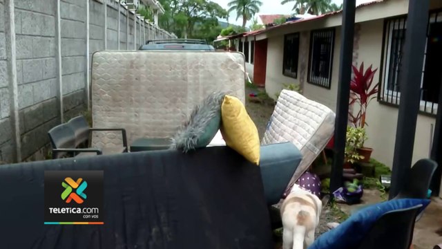 tn7-Familias afectadas por inundaciones continúan con labores de limpieza en Santa Ana-200924