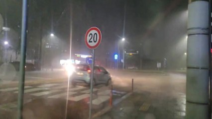 [날씨] "물폭탄 쏟은 정체전선, 태풍 만나 비구름 더 세져" / YTN