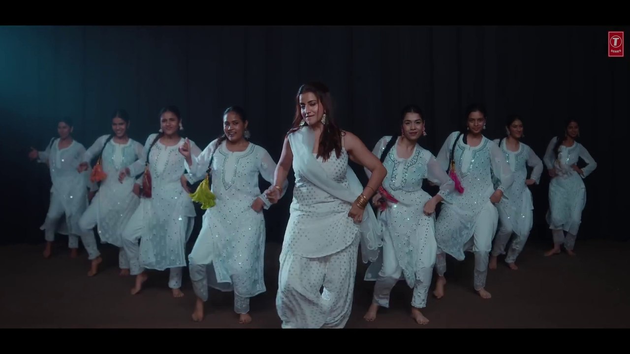 Romantic Love SOngs Chitta Suit (Official Music Video)- Uchana Amit, Akshara Singh - Sunidhi Chauhan - Hiten - Dilwala