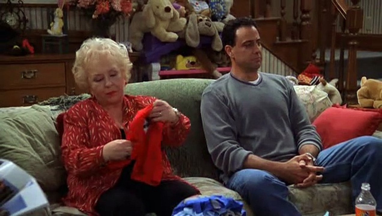 Alle lieben Raymond S04E01-Debras Schönheitsoperation