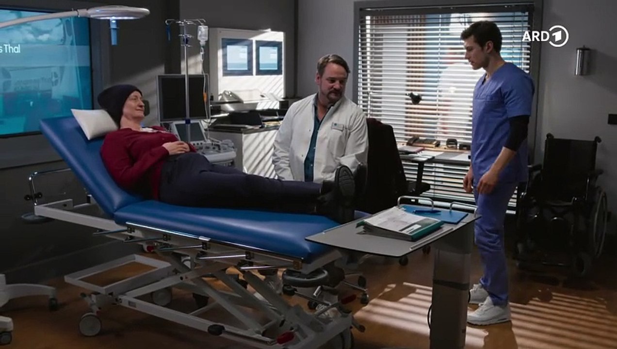 In aller Freundschaft - Die jungen Ärzte: Offensiven |  Folge 390