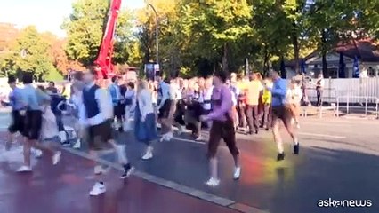 A Monaco la corsa per bersi la prima birra dell'Oktoberfest