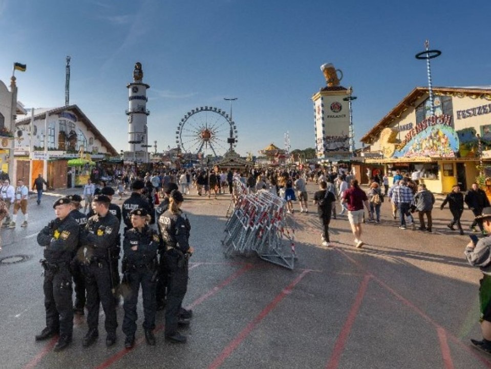 Oktoberfest 2024: Besucher stürmen Festgelände zum Start
