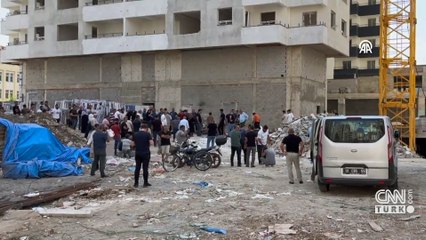 Kule vinçteki demir kova işçilerin üzerine düştü: 2 ölü | VİDEO