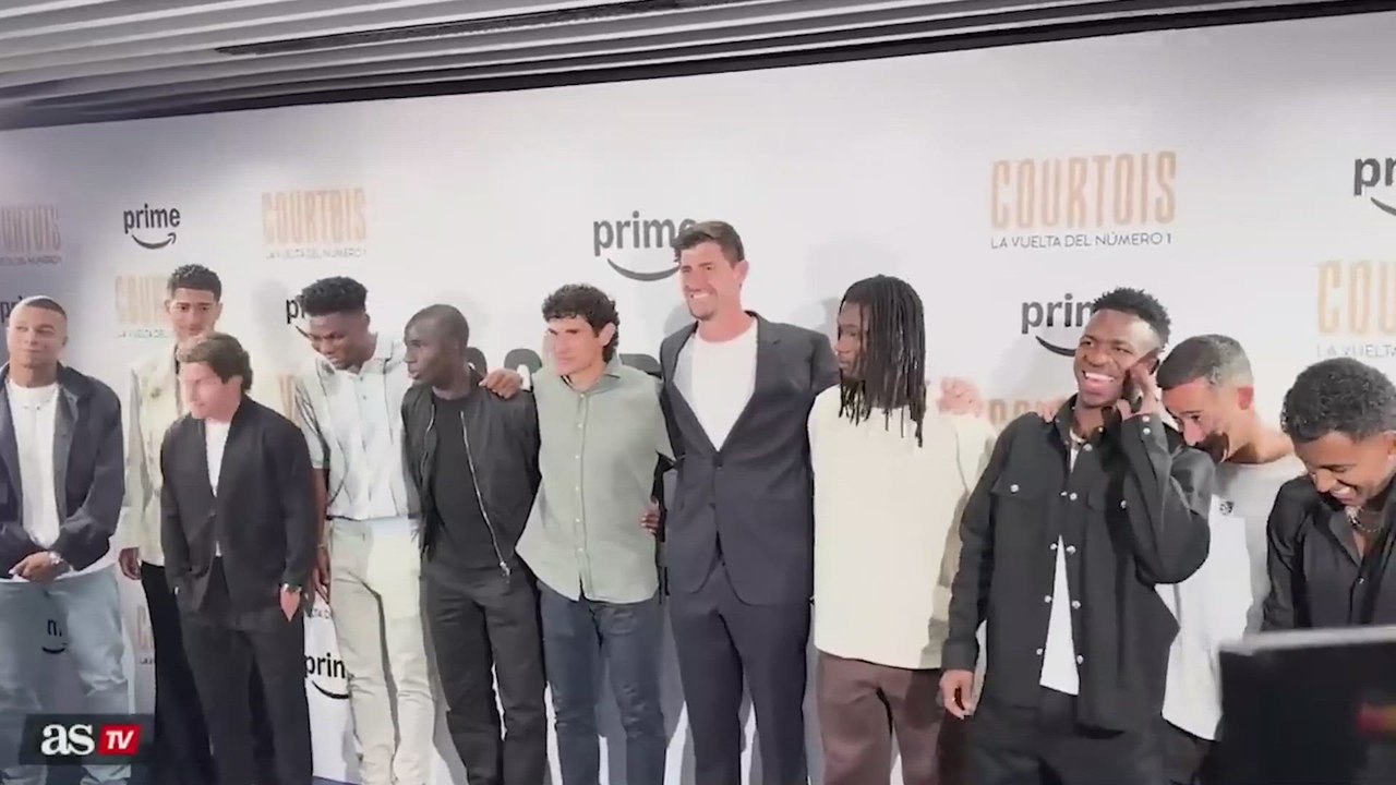 El vacile de Lucas a Vini en pleno photocall del documental de Courtois