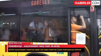 Galatasaraylı taraftarlar Kadıköy'e Kur'an-ı Kerim ile geldi