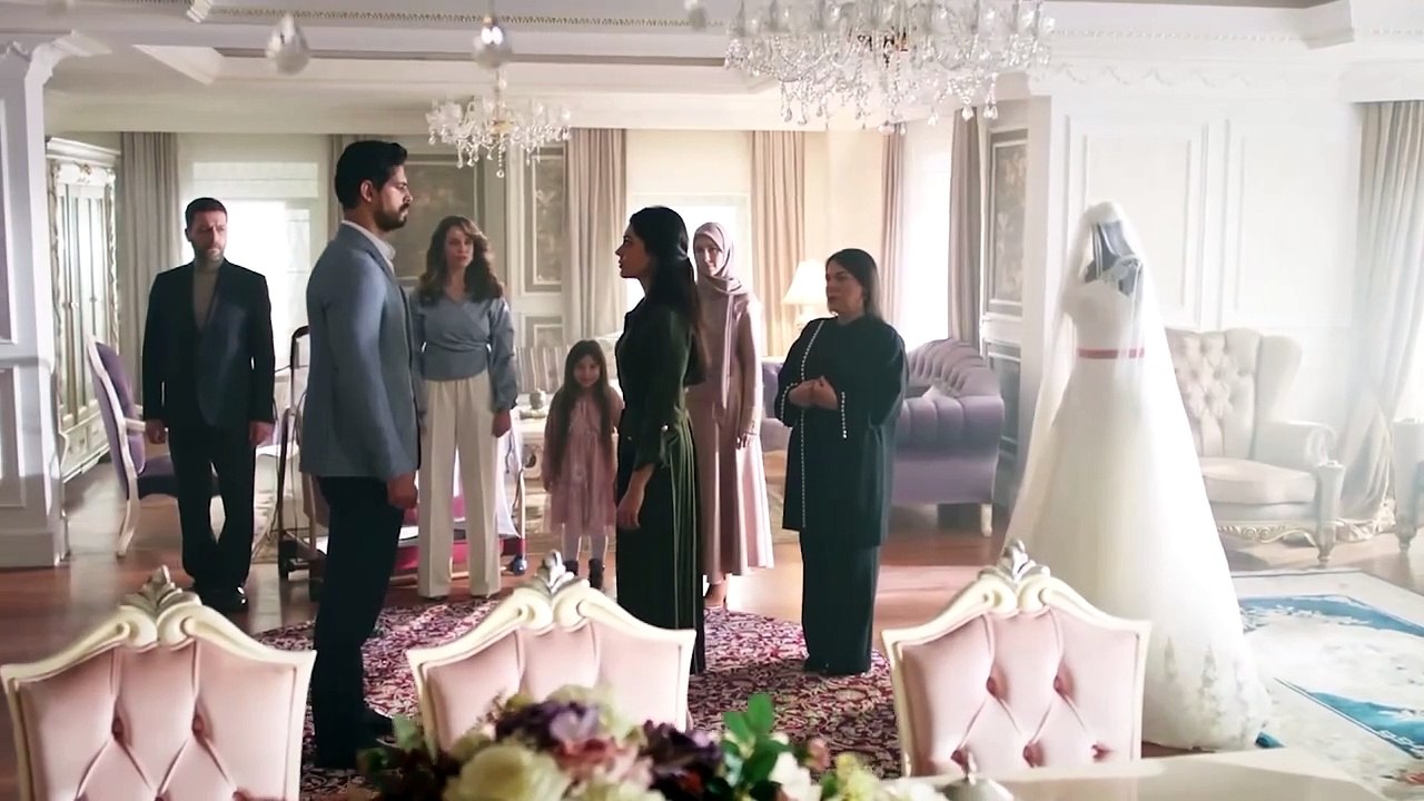 Gelin dizisi 2. sezonuyla fırtınalar estirmeye devam ediyor! Oyunculardan çok özel açıklamalar