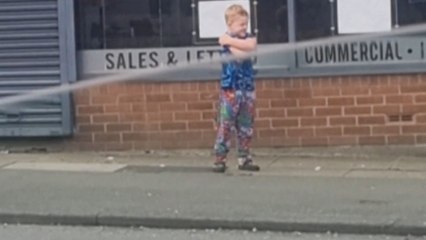 Boy’s pure joy for Chinese food leads to hilarious dance moves outside takeaway