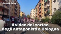 Il video del corteo degli antagonisti a Bologna