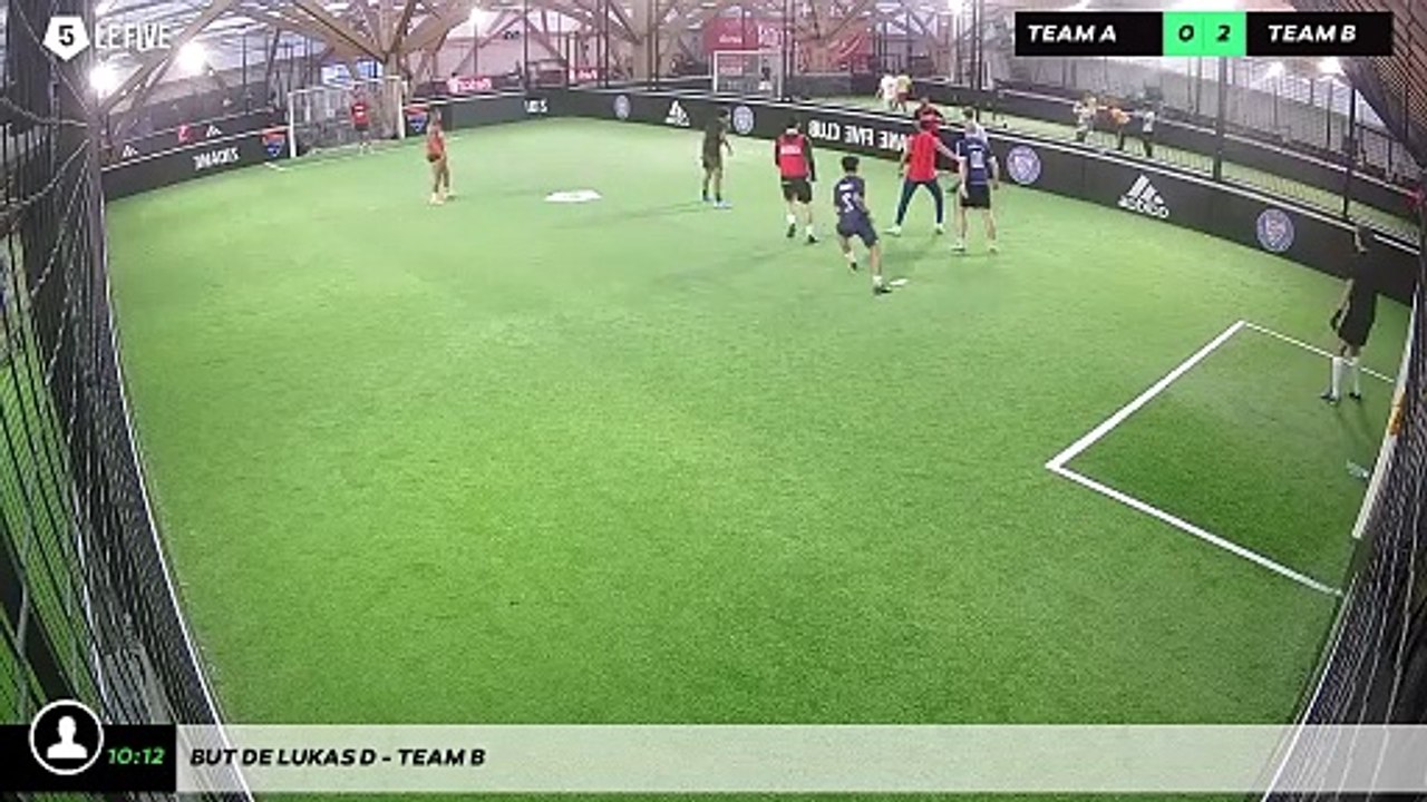 But de Lukas D - Team B