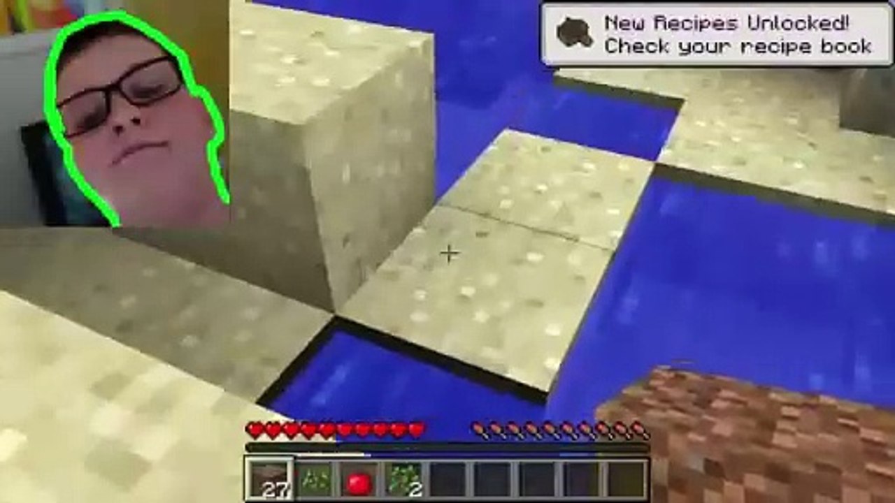 I BUILT A DIRT HOUSE IN MINECRAFT!