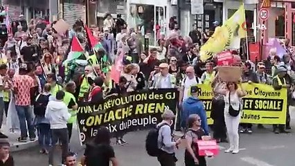 Fransa sokağa döküldü! Hükümeti istemiyorlar