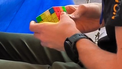 Verona, gara di cubo di Rubik: la sfida per risolverlo a tempo di record