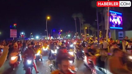 Marmaris'te Galatasaraylılar Sokaklarda Coşkuyla Kutladı