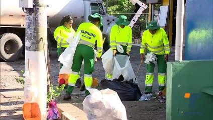 Realizan intenso operativo de limpieza y fumigación en Villa Grecia