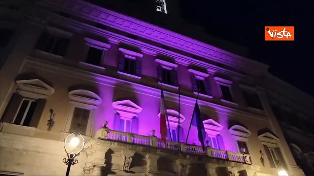 Facciata Montecitorio illuminata di viola per Giornata mondiale Alzheimer