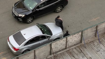 Bubblebass puts his ugly ass over hood