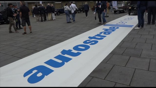 Autostrade per l'Italia, la parata per i 100 anni della A8