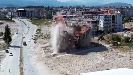 9 katlı bina böyle yerle bir oldu