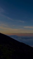 L’ASCENSION du Volcan Kelimutu en Indonésie