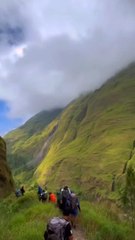 LE PLUS VERT volcan d’Indonésie : Kelimutu