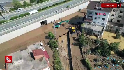 Trabzon'da sel suları denizi çamur rengine çevirdi