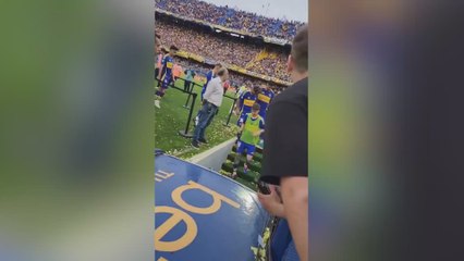 La penosa escena de Romero peleándose con sus aficionados tras perder ante River