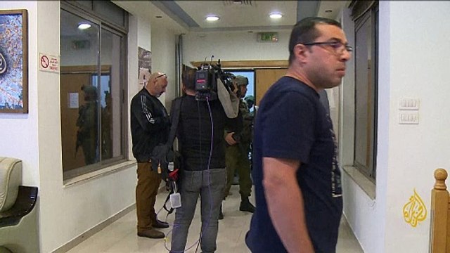 القوات الإسرائيلية تقتحم مكتب قناة الجزيرة في الضفة الغربية وتأمر بإغلاقه لمدة 45 يوما