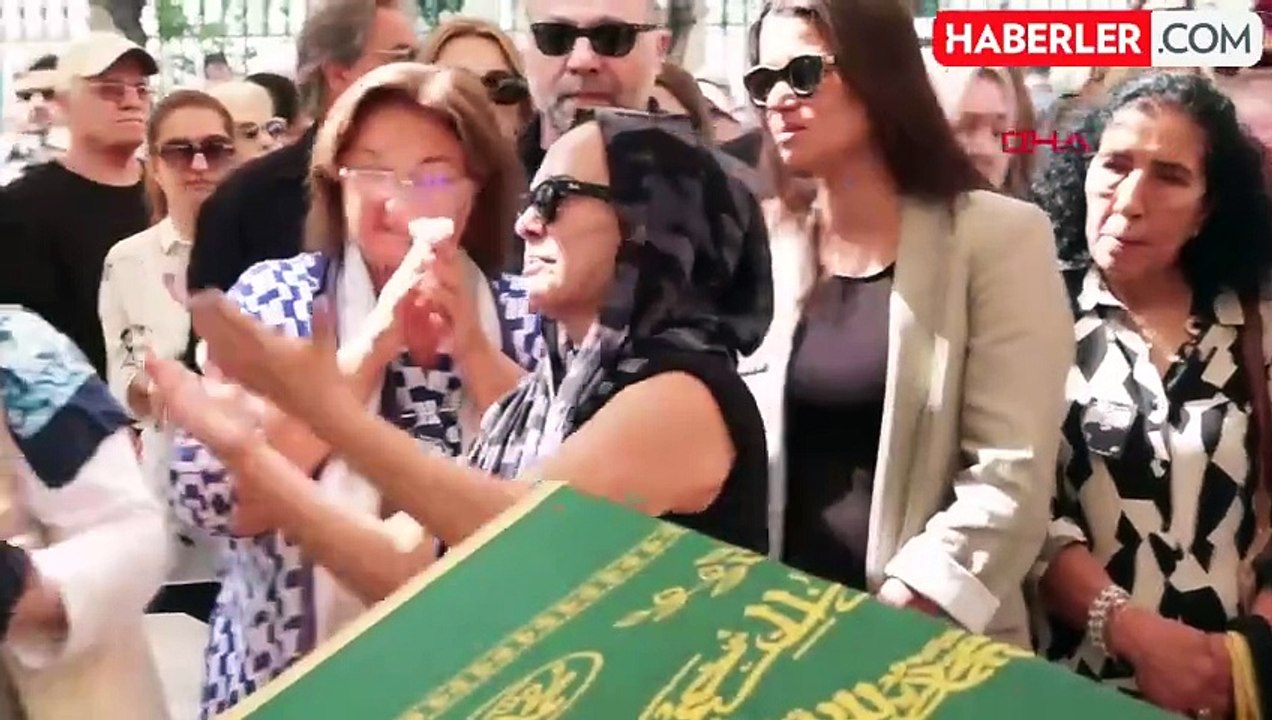 Şarkıcı Metin Arolat İçin Cenaze Töreni Düzenlendi