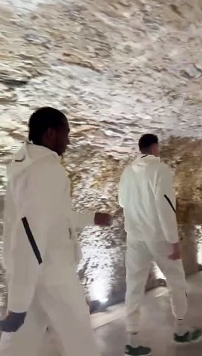 La espectacular salida a pista del Panathinaikos al Torneo Pavlos Giannakopoulos en el Estadio Kallimármaro