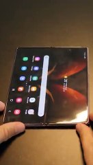 Voici le Fold ! #Smartphone pliable de #Samsung au prix de 2020€ !