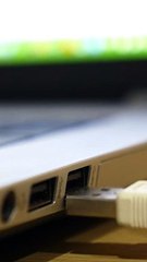 Faut-il VRAIMENT éjecter une clé USB avant de la retirer ?