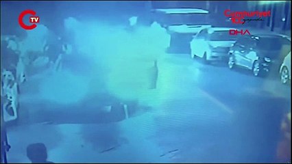 Bahçelievler'de 'yol verme' kavgası: 1 kadın silahla vuruldu