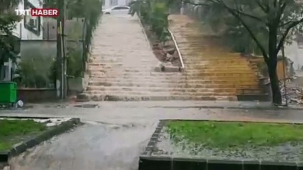 Kahramanmaraş'ta caddeler göle döndü