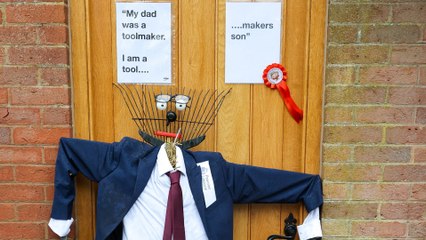 It's Sir Scare Starmer... PM mocked by UK's biggest scarecrow festival