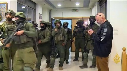 Fuerzas israelíes allanan oficina de Al Jazeera en Cisjordania y ordenan cierre por 45 días