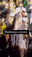 Madonna con velo en el desfile de  Dolce & Gabbana