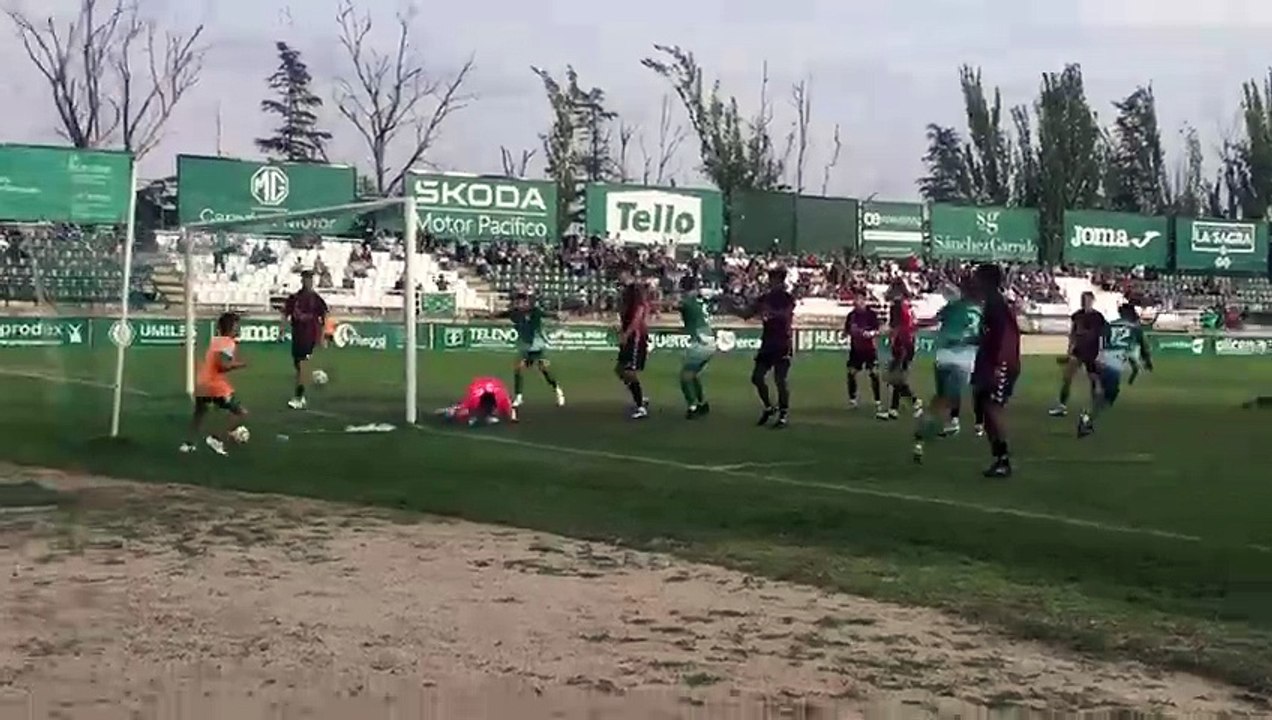 El equipo verde sumó su primer triunfo del curso en casa en un partido bastante cómodo contra el CD Azuqueca. Marcaron Piochi y Óscar Gómez