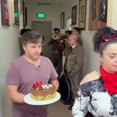 Alejandro Fernández sorprende a la “dueña de su corazón” con una serenata