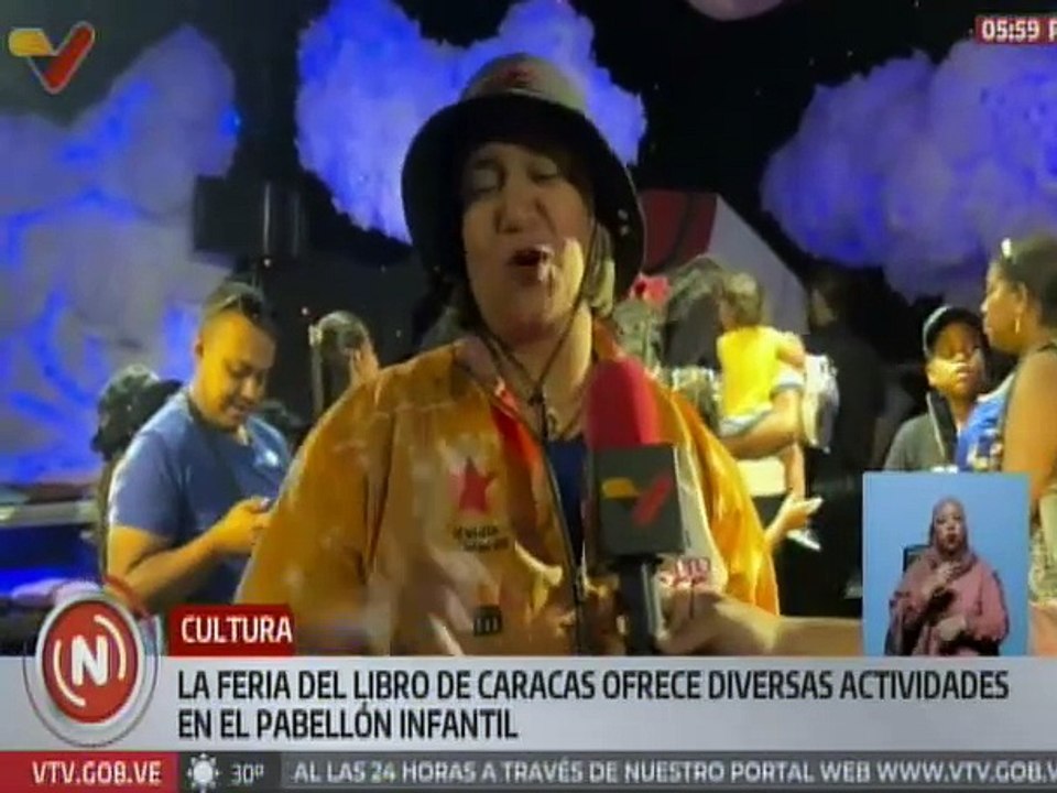 Venezolanos disfrutan de las diversas actividades que se realizan en la XV Feria del Libro