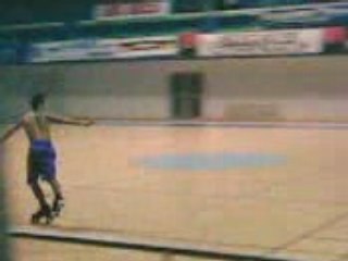 Quadruple boucle piquée tentée par l'espagnol